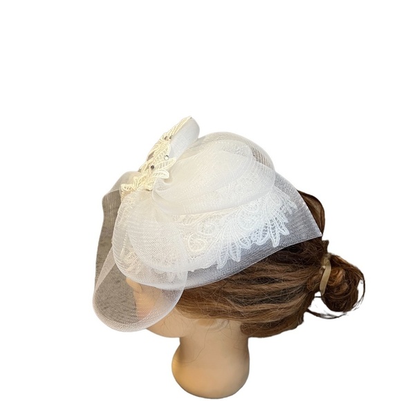 Ms Divine Fascinator Hat with Clip, Kentucky Hat for  Tea Party‎ Wedding white